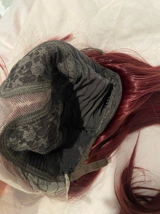 Peluca sintética ajustable roja