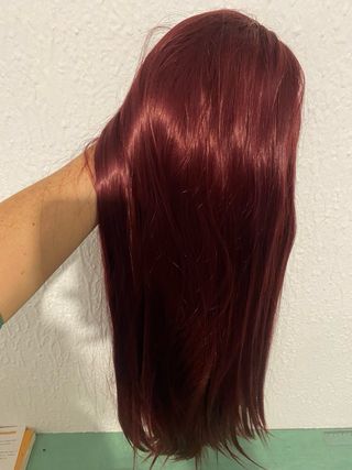 Peluca sintética ajustable roja