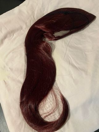 Peluca sintética ajustable roja