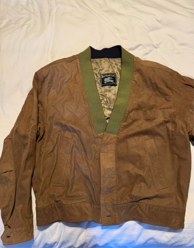 Chaqueta Burberry + Camiseta Yokohama Flugels