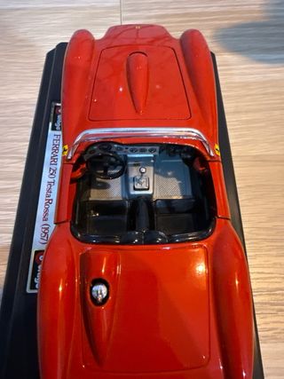 Burago Ferrari 250 Testa Rossa 1:24