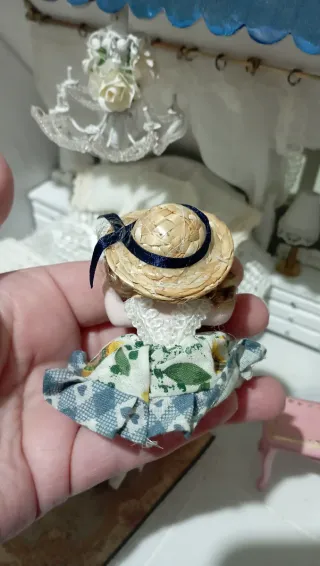 Bambola porcellana casa bambole