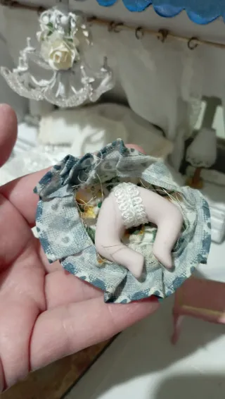 Bambola porcellana casa bambole