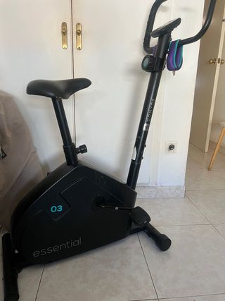 Bicicleta estática Essential 03