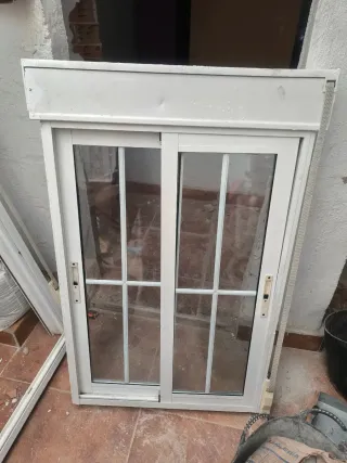 Ventana corredera aluminio blanca. 81×124