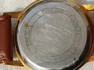 Reloj Radiant Antimagnético 15 Rubis Oro 10 Micras