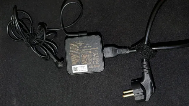 MSI Modern 15 A10M-628XES i5-10210U