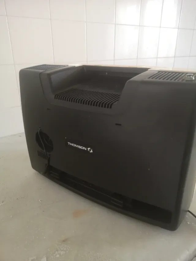 Televisor Thomson Beige y Negro