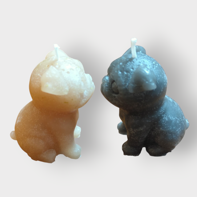 Vela artesanal Pug (Beige y Gris)