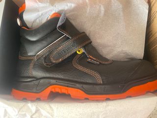 Botas de seguridad Truend negras y naranjas