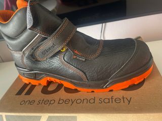 Botas de seguridad Truend negras y naranjas