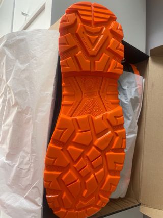 Botas de seguridad Truend negras y naranjas