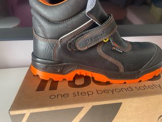Botas de seguridad Truend negras y naranjas