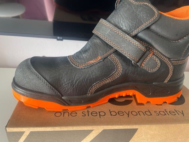 Botas de seguridad Truend negras y naranjas