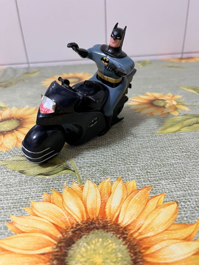 Batman su Batmoto giocattolo
