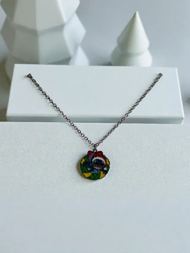 Collar de Stitch Navideño