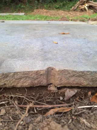 Se regala piedra grande. Marmol en dos trozos.