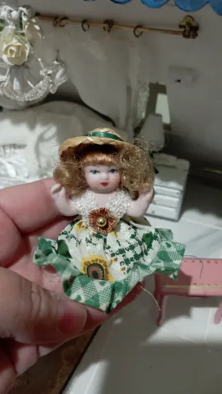 Bambola porcellana casa bambole