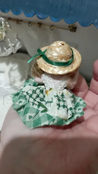 Bambola porcellana casa bambole