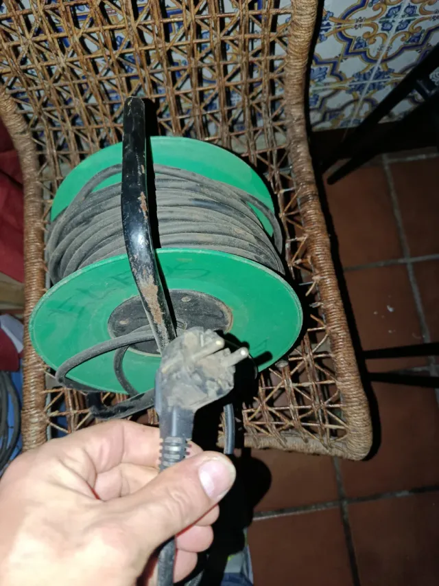 Enrollador alargador eléctrico 25m