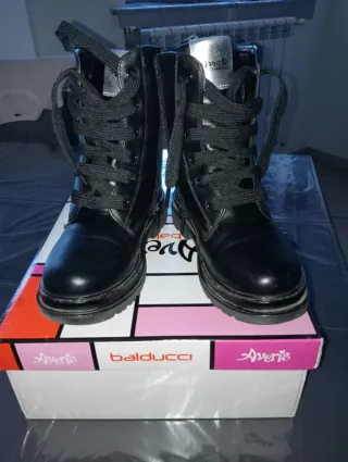 Stivaletti neri bambina lacci cerniera