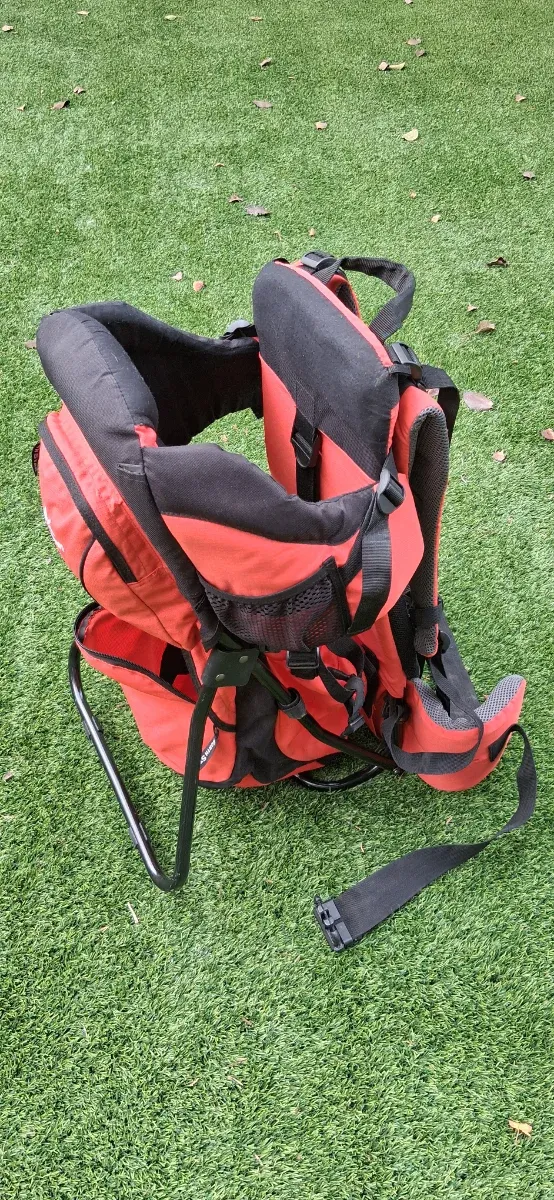 Mochila portabebés senderismo