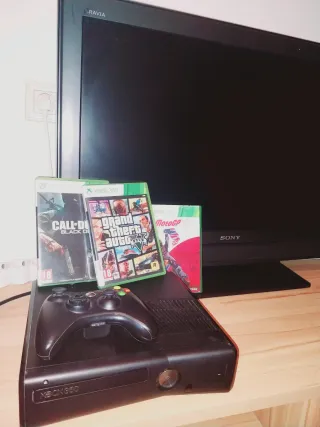 Xbox 360 con 3 juegos y mando y Televisor