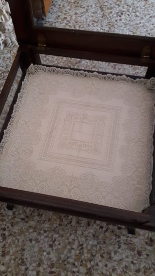 Elegante vetrinetta in legno e vetro