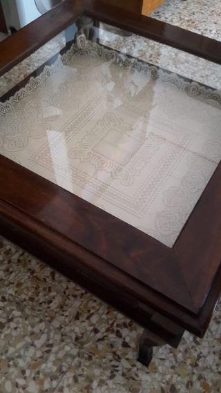 Elegante vetrinetta in legno e vetro