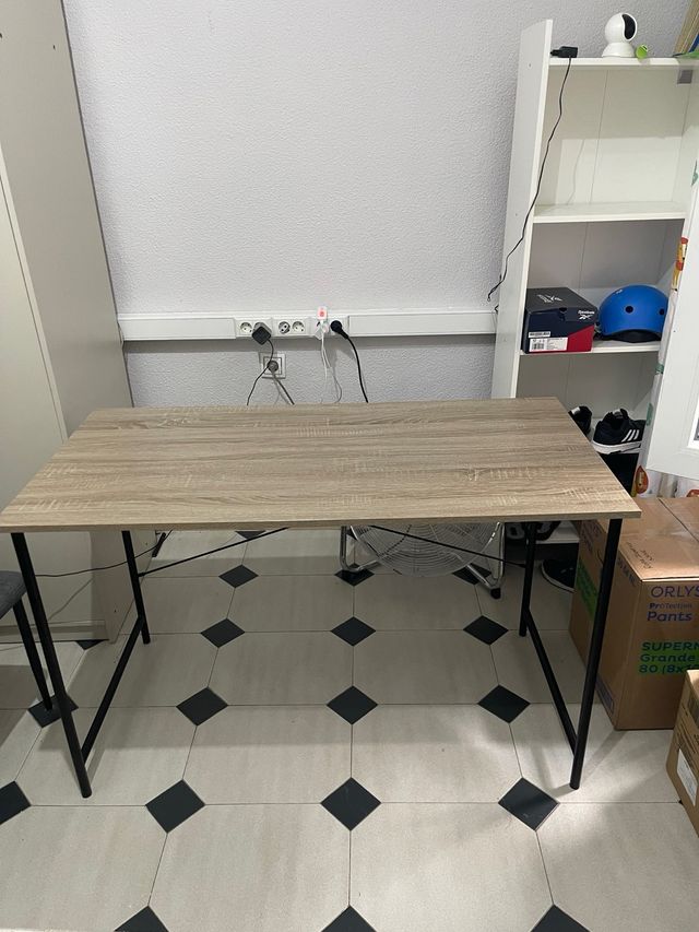 Escritorio madera y metal