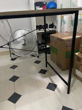 Escritorio madera y metal