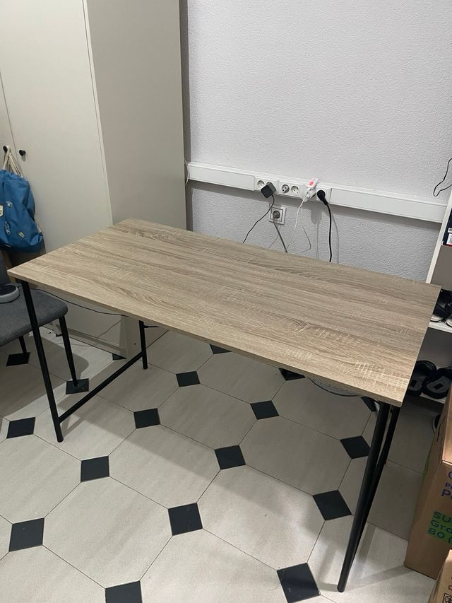 Escritorio madera y metal