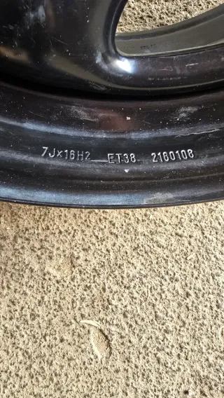 Llanta 16 6 tornillos