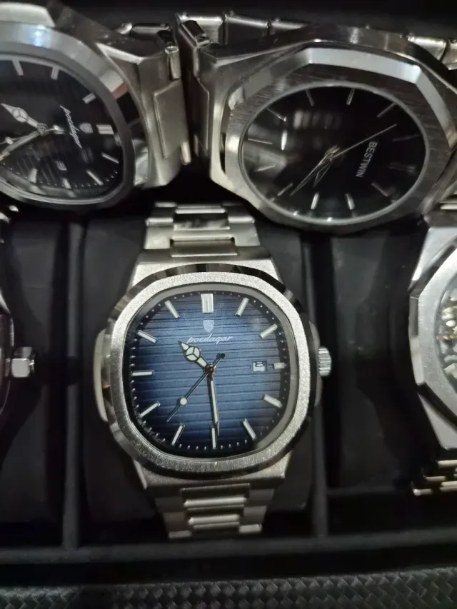 Lote 4 Relojes de Pulsera más uno de regalo