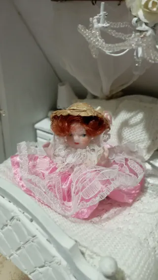 Bambola porcellana casa bambole