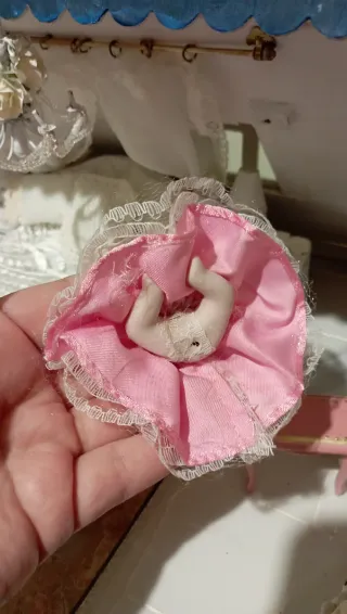 Bambola porcellana casa bambole