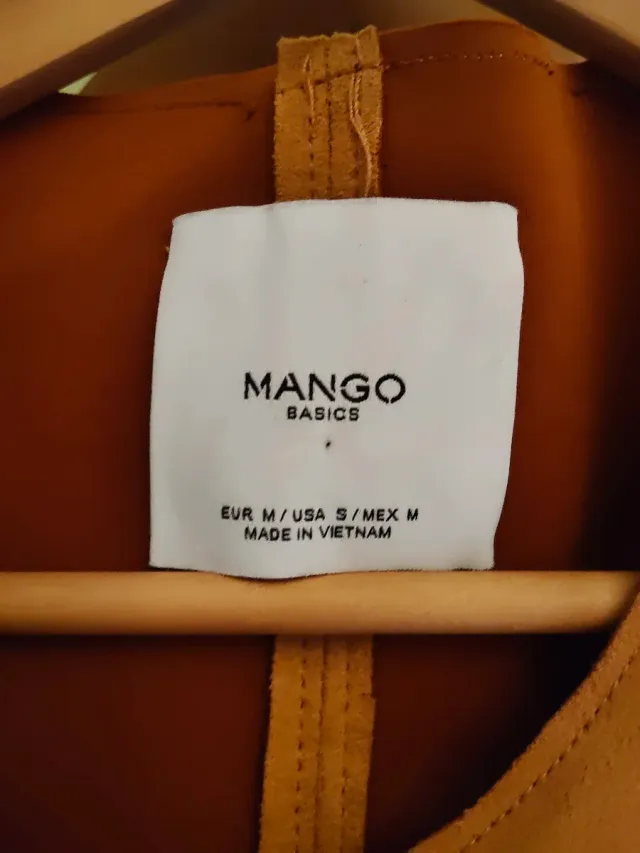 Abrigo Mango imitación piel de ante con cinturón