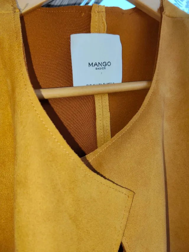 Abrigo Mango imitación piel de ante con cinturón