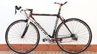 Bicicleta carretera FOCUS CAYO carbono Talla M