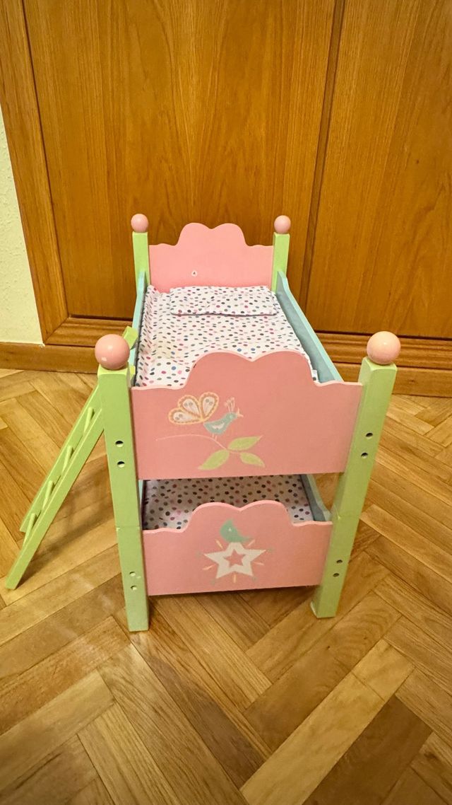 Literas de madera para muñecas