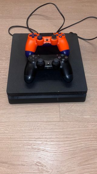 PS4 Slim 1 Tb +2 Mandos + 6 Juegos