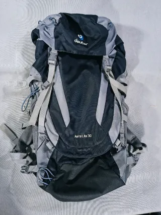 Mochila Deuter Aera Lite 30L Negra/Gris