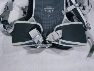 Mochila Deuter Aera Lite 30L Negra/Gris