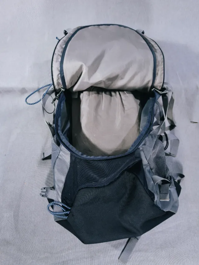 Mochila Deuter Aera Lite 30L Negra/Gris