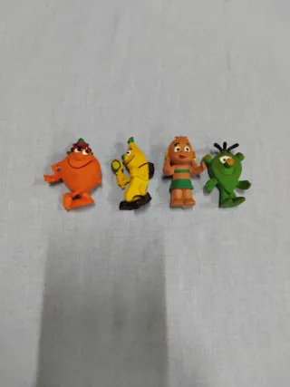 Lote 4 muñecos goma vintage Los Fruitis