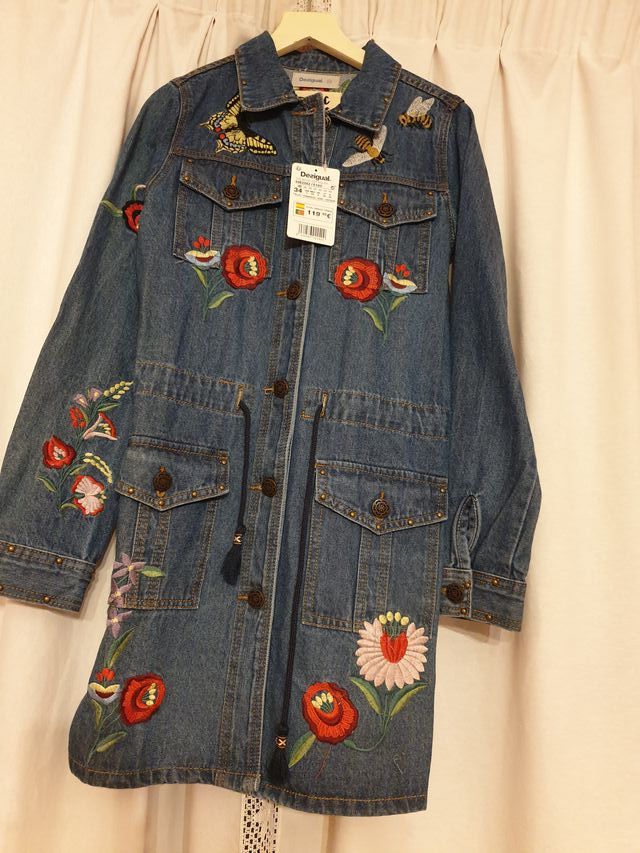 Chaqueta Desigual bordada Talla M