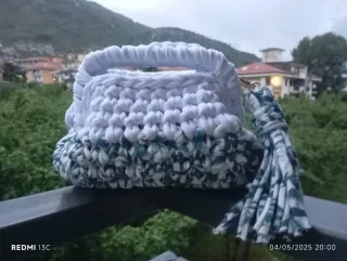 Clutch bag in fettuccia