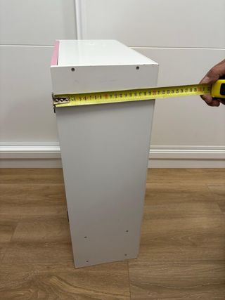 Armario y cuna infantil rosa