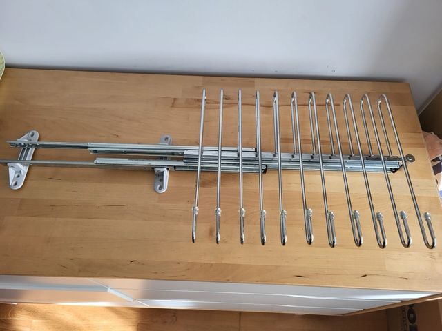 Appendiabiti estraibile in metallo