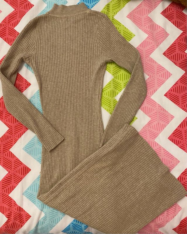 Vestido largo de canalé beige